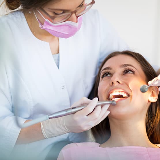 1764873007_apicoectomy555x555